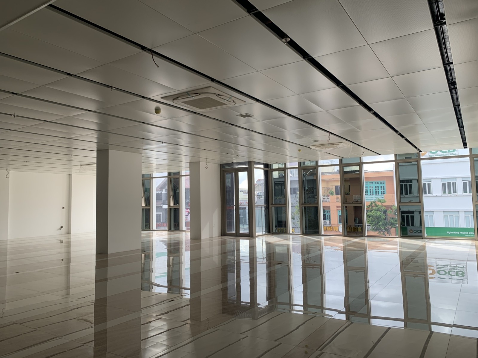 LUXURY BUILDING 2/9