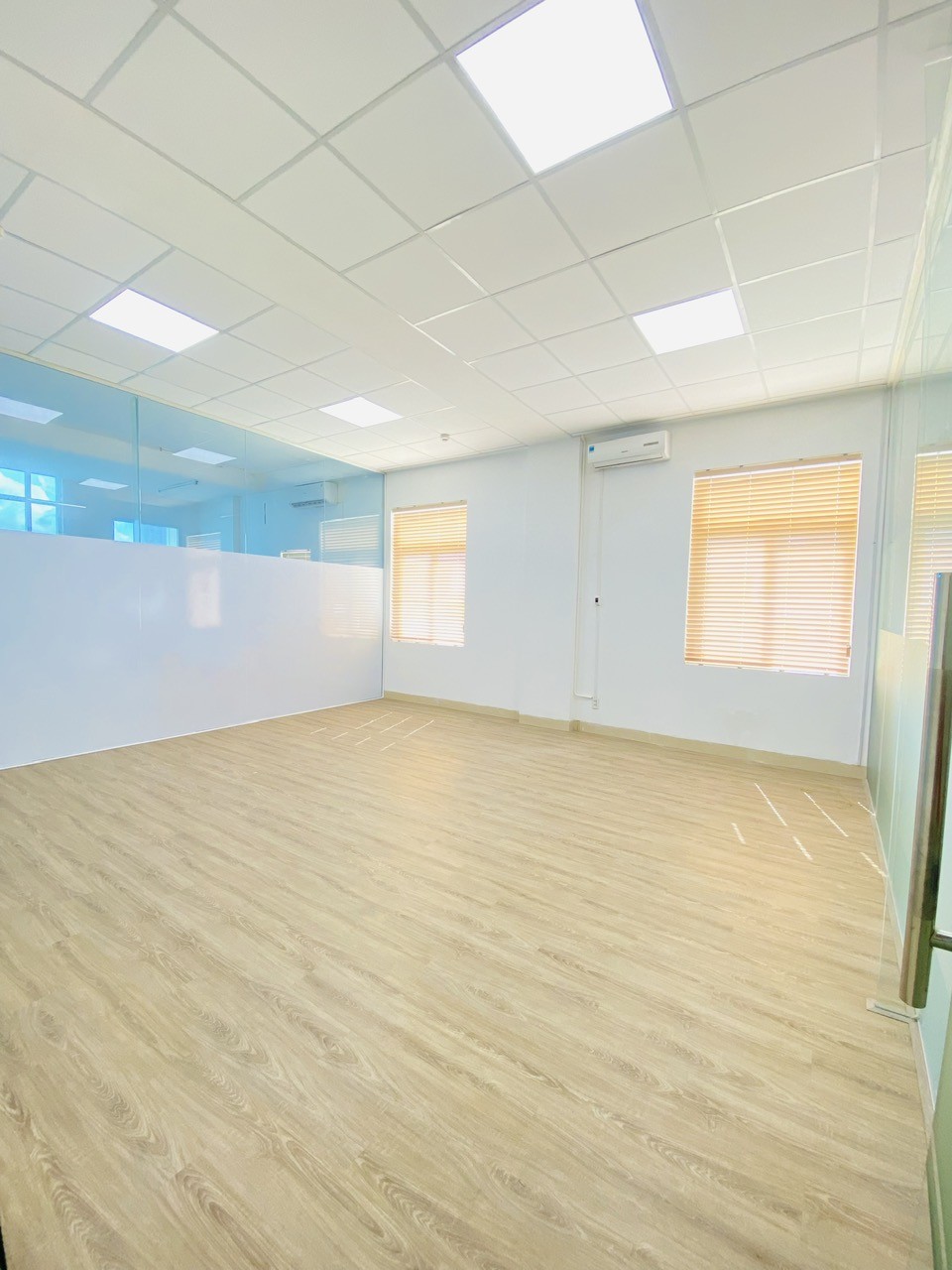 TÒA NHÀ  7 OFFICE