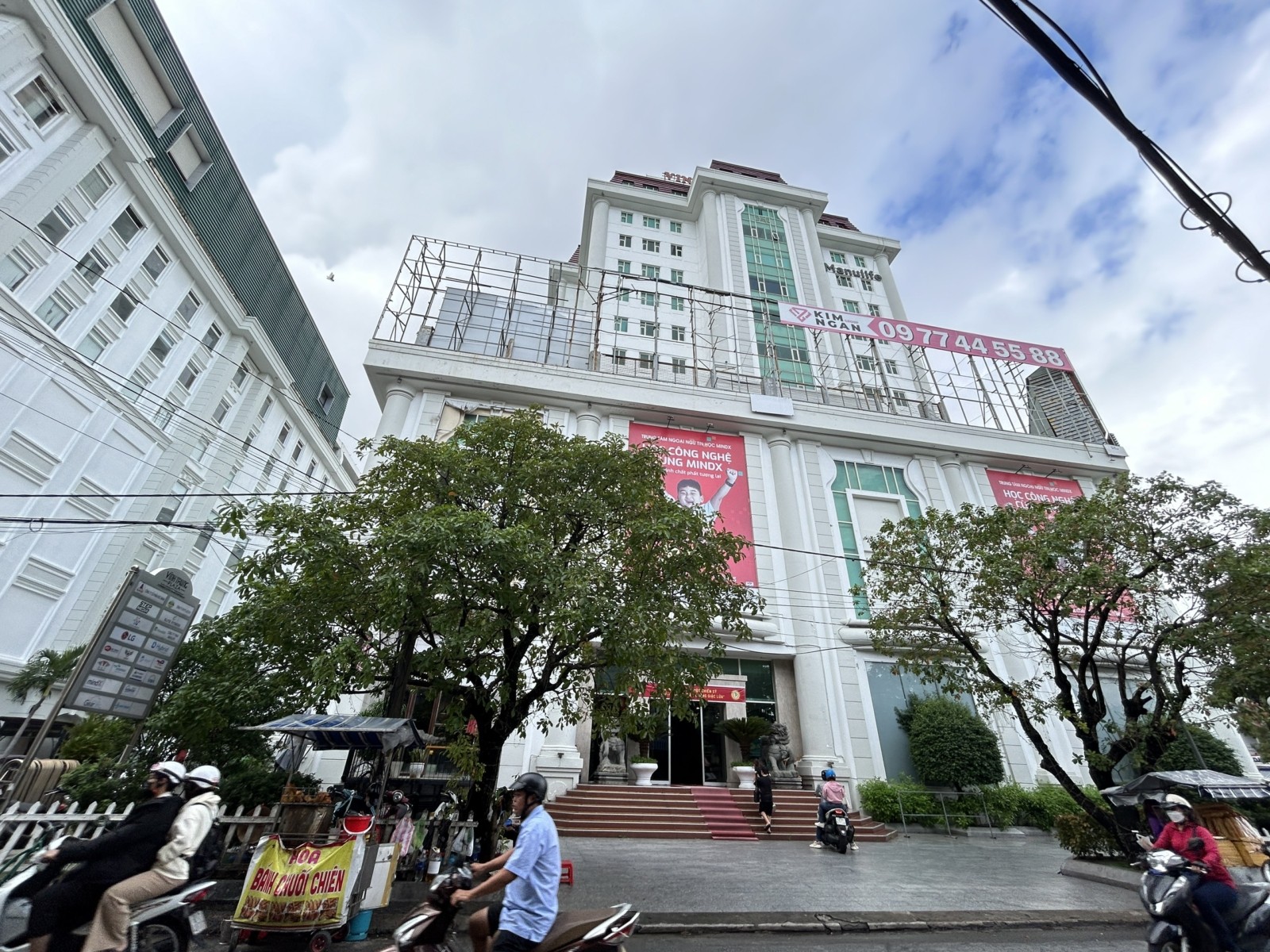 toa-nha-vinh-trung-plaza-1