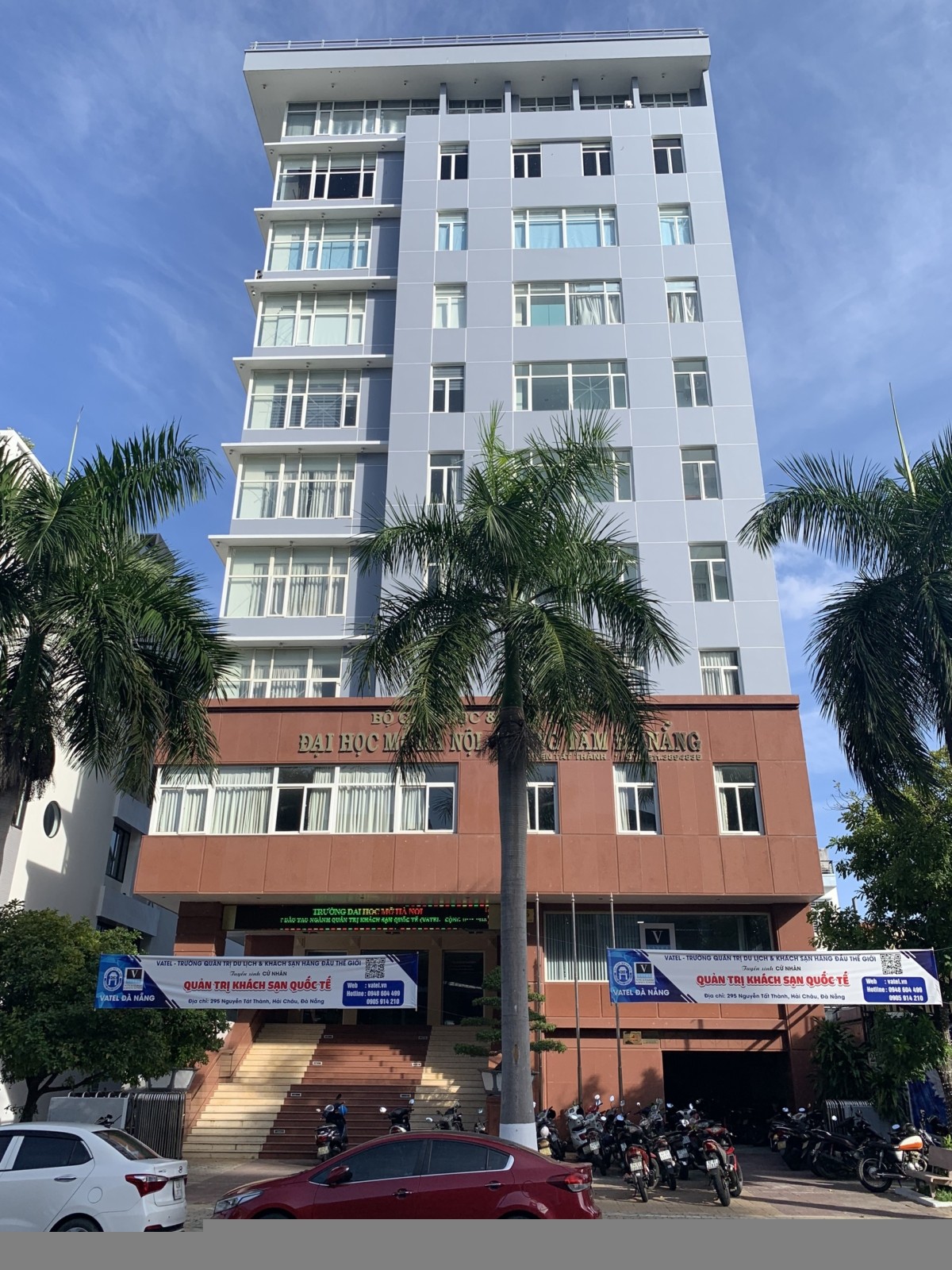 TÒA NHÀ ĐẠI HỌC MỞ HÀ NỘI