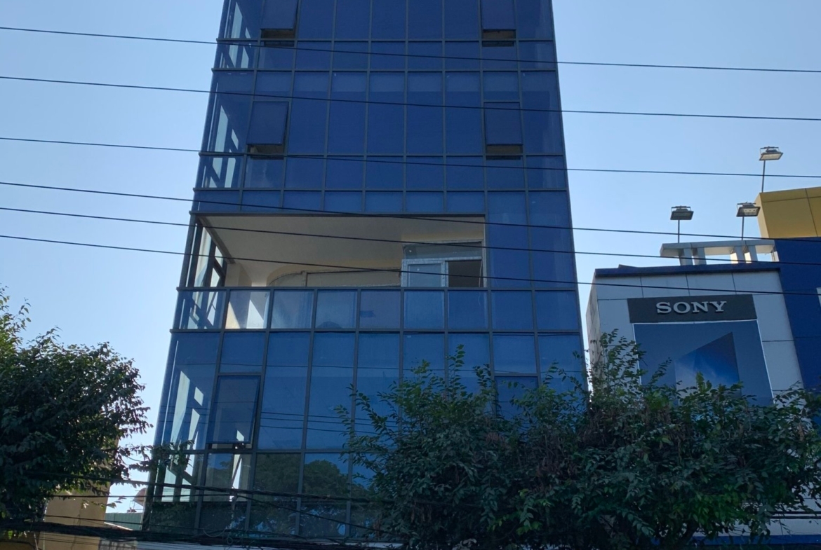 TÒA NHÀ NHÂN LUẬT