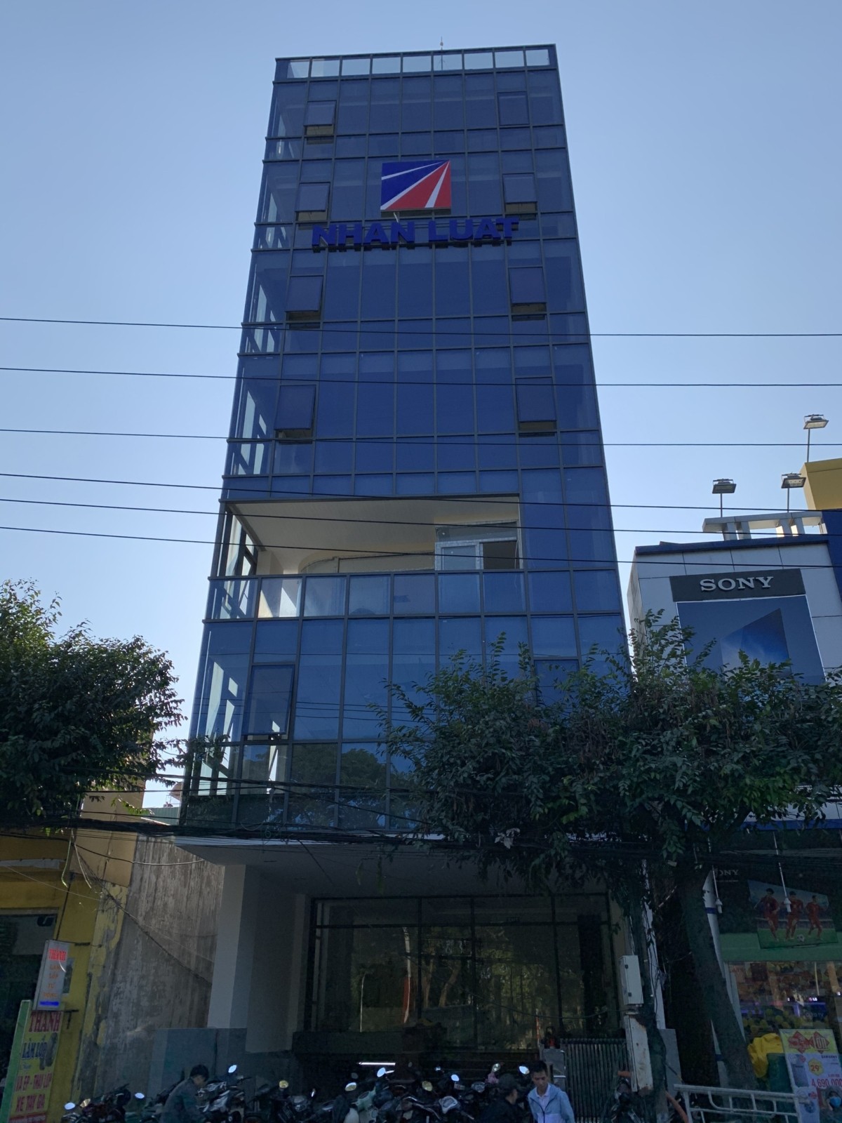 Toà nhà nhân luật