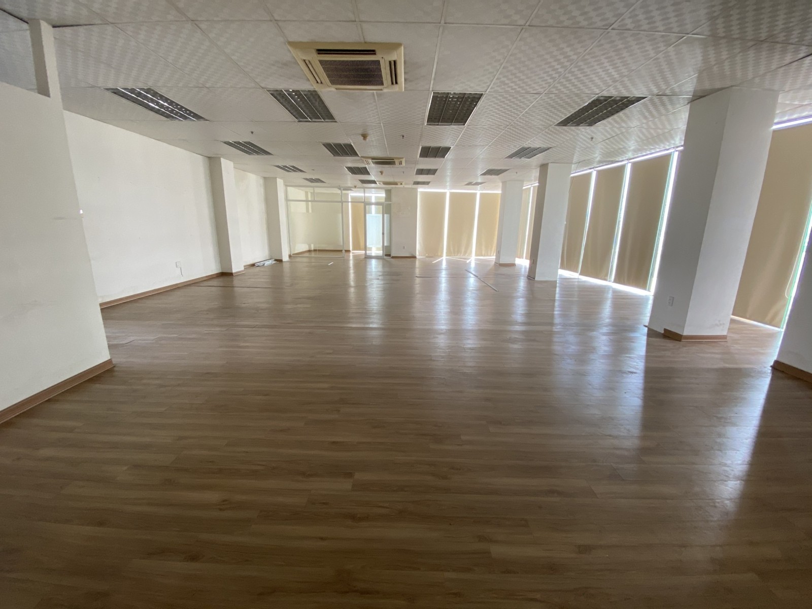 van-phong-cho-thue-quan-hai-chau-toa-nha-sapphire-150m2-4 TOÀ NHÀ SAPPHIRE